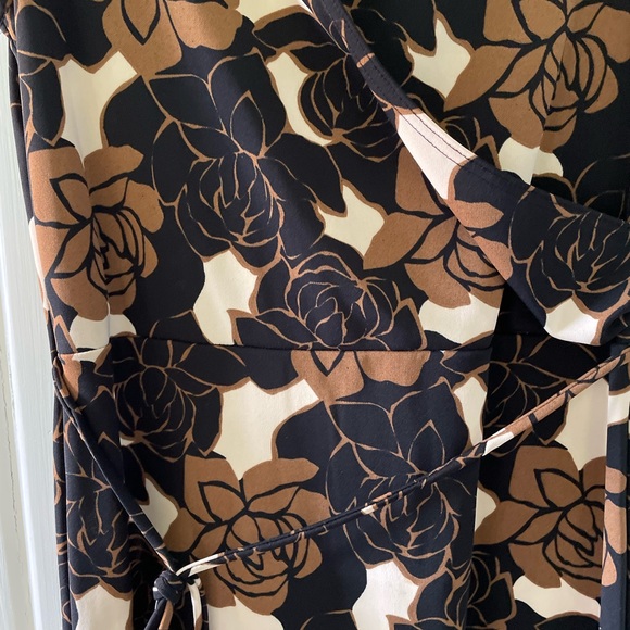 Spoiled Girl polyester Dress- Size Medium 🖤🤍🤎 - Picture 2 of 5